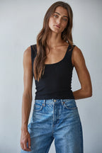 The Seamless Scoop Neck Sleeveless Top with Built-In Padded Lining